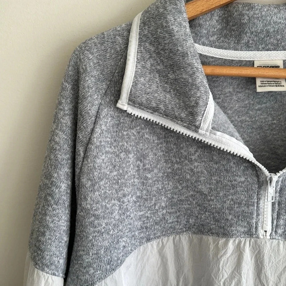 PINK Victoria's Secret Gray and White Sweatshirt - Picture 5 of 8